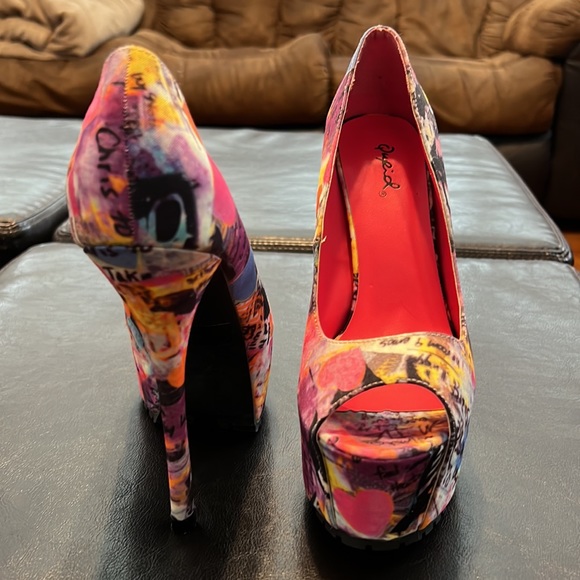 Multi Colored Open Toed Heels - Picture 2 of 3